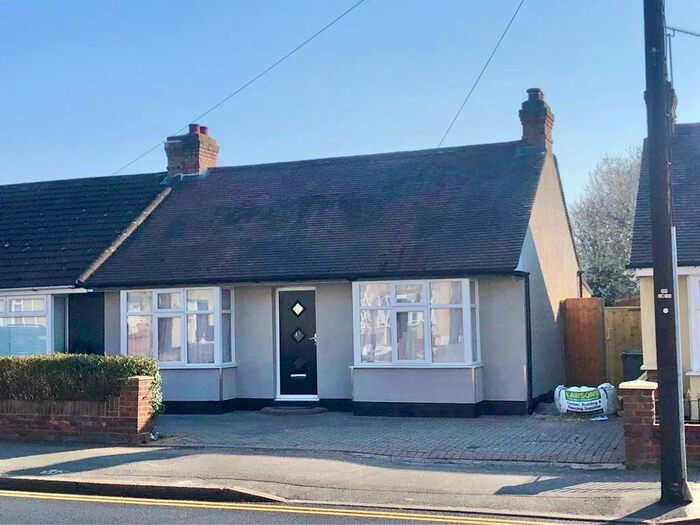 3 Bedroom Semi-Detached Bungalow To Rent In Collier Row Lane, Romford, RM5