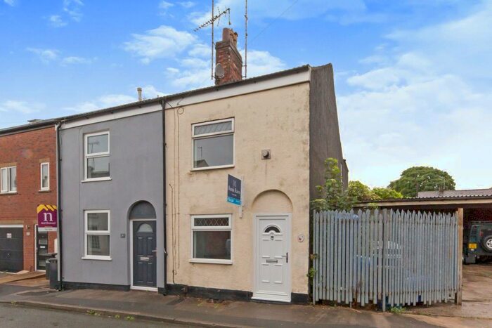 2 Bedroom End Of Terrace House To Rent In Steeple Street, Macclesfield, Cheshire, SK10
