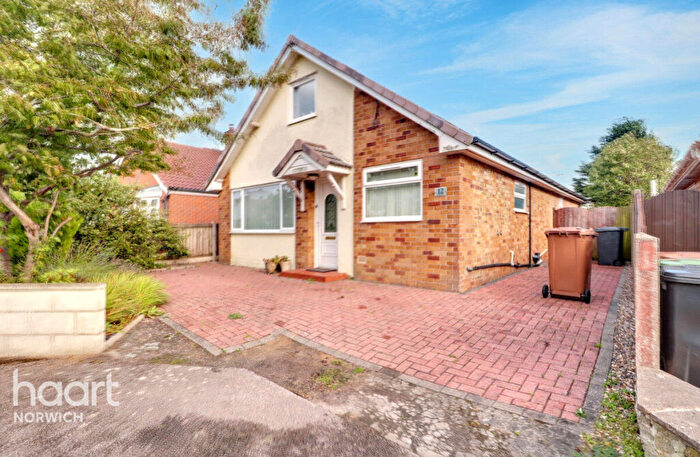 3 Bedroom Detached Bungalow For Sale In Broadwood Close, Norwich, NR11
