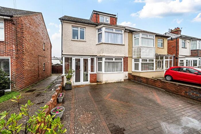 4 Bedroom Semi-Detached House For Sale In Aldermoor Road, Waterlooville, PO7
