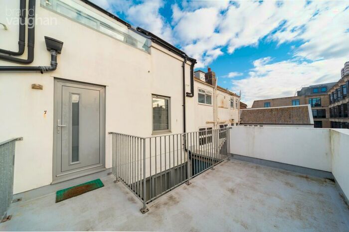 2 Bedroom Flat To Rent In Castle Street, Brighton, East Sussex, BN1