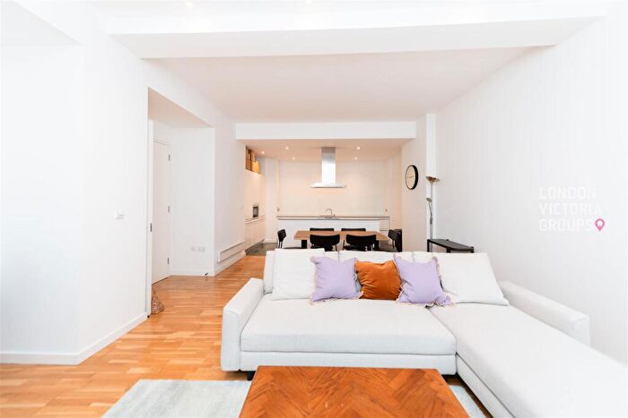 2 Bedroom Apartment To Rent In Knights Court, St. John's Place, London, EC1M