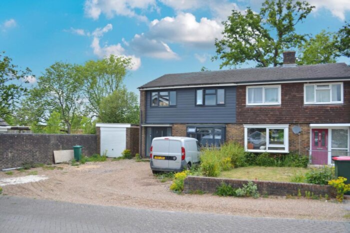 3 Bedroom House For Sale In Ringwood Close, Furnace Green, RH10