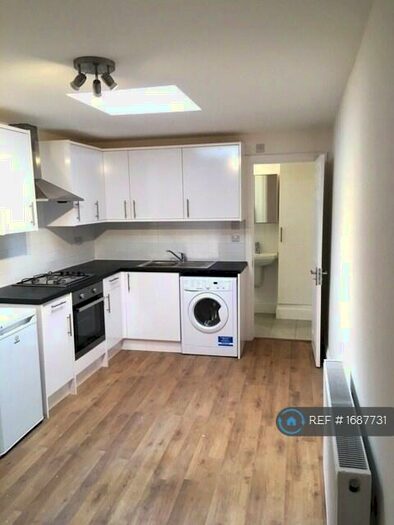 1 Bedroom Flat To Rent In Foxton Way, Sutton, SM3