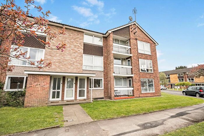 2 Bedroom Maisonette For Sale In Inglewood Court, Liebenrood Road, RG30