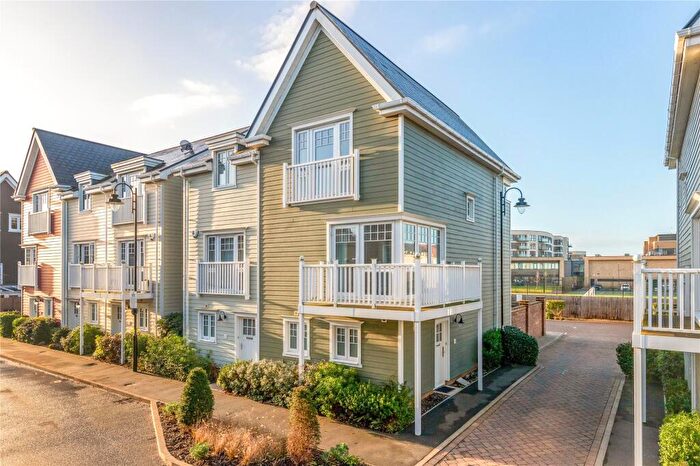 4 Bedroom End Of Terrace House To Rent In Maine Street, Reading, Berkshire, RG2