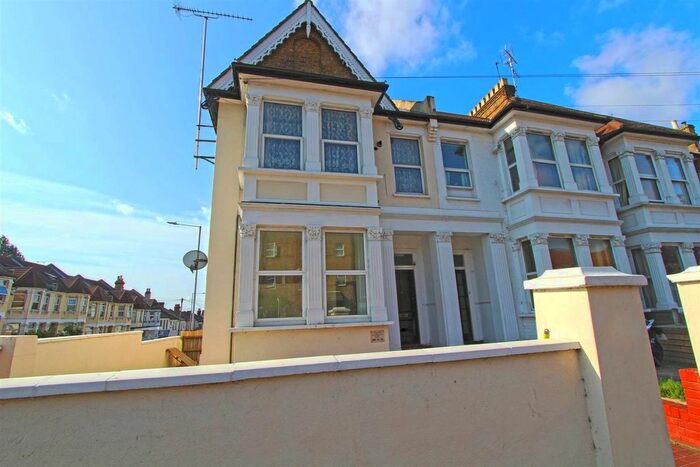 1 Bedroom Flat To Rent In York Road, Southend-On-Sea, SS1