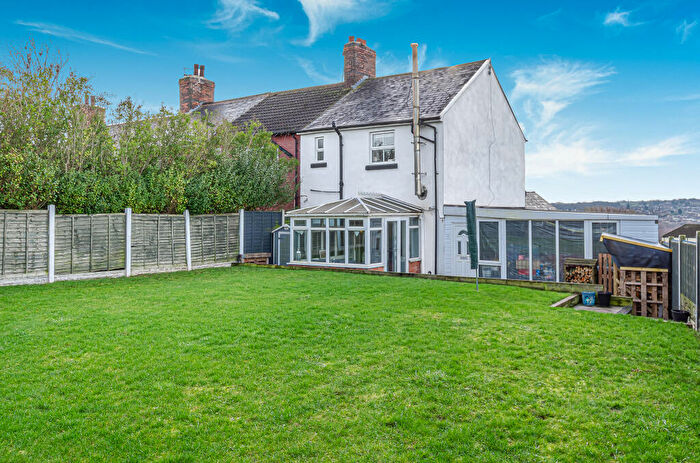 3 Bedroom End Of Terrace House For Sale In Traffic Terrace, Chesterfield, S43