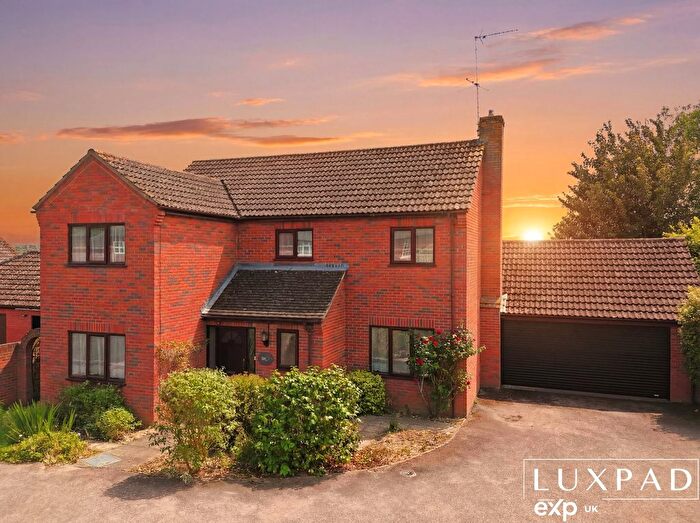 4 Bedroom Detached House For Sale In Castle Lane, Hadleigh, IP7