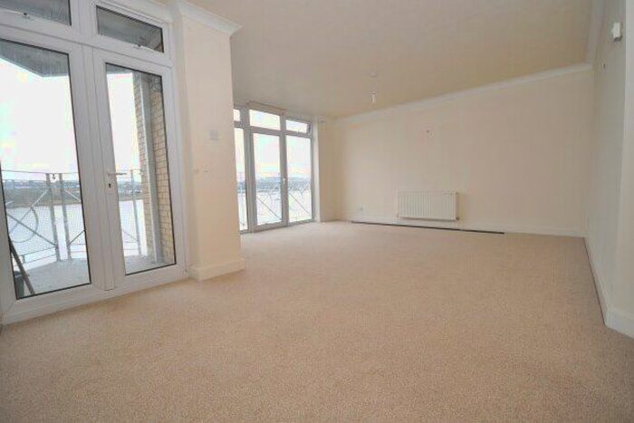 2 Bedroom Flat To Rent In Mayflower House, Rochester, ME1