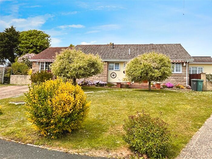 4 Bedroom Bungalow For Sale In Linstone Drive, Norton, Yarmouth, PO41