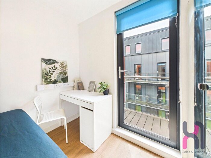 1 Bedroom Flat To Rent In Chapel Street, Salford, M3