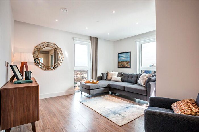 3 Bedroom Apartment For Sale In New Drum Street, London, E1