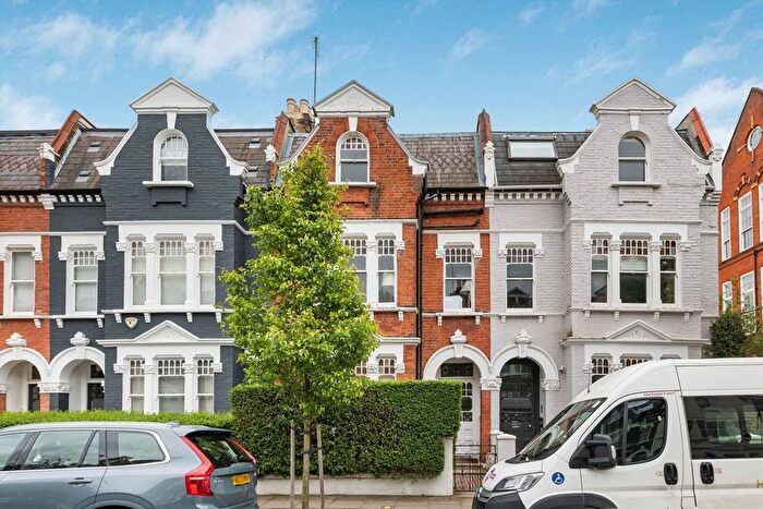 5 Bedroom Property To Rent In Addison Gardens, Brook Green, W14