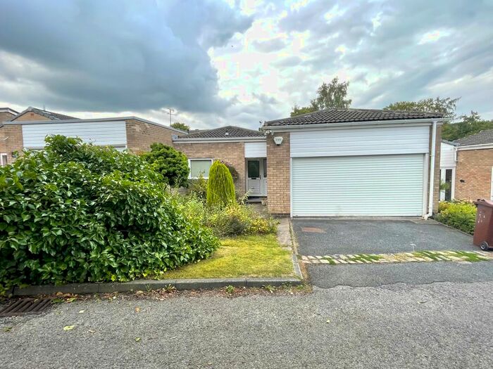 3 Bedroom Semi-Detached House To Rent In Stairfoot Walk, Adel, Leeds, LS16