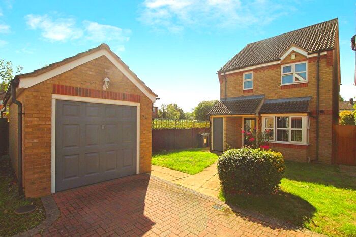 3 Bedroom Detached House For Sale In Horseshoe Close, Marston Moretaine, MK43
