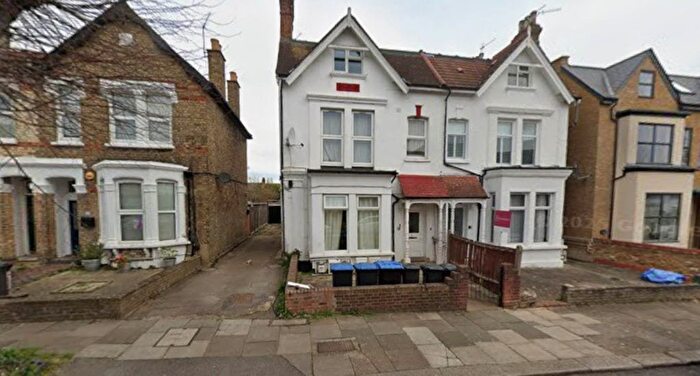 Studio To Rent In Stonard Road, Palmers Green, London, N13