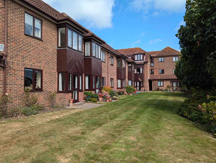 1 Bedroom Property To Rent In Maple Court, Hayling Island, PO11