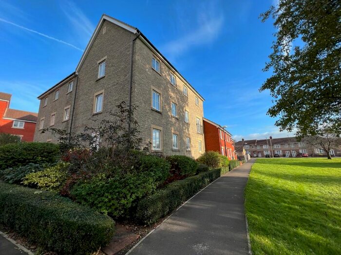 2 Bedroom Flat To Rent In Snowberry Walk, Bristol BS5