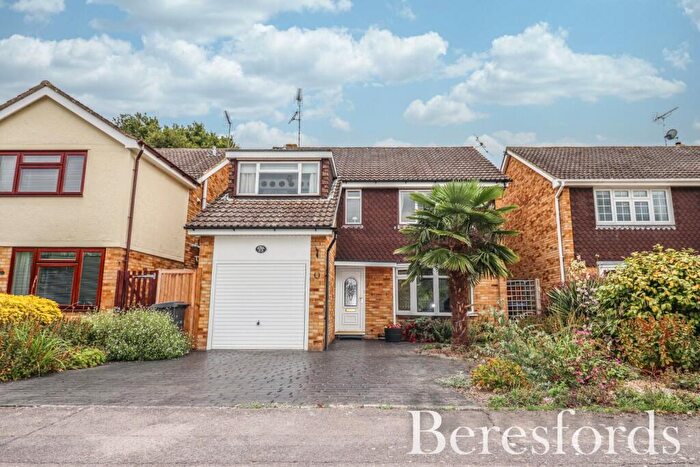 4 Bedroom Detached House For Sale In Bishops Court Gardens, Chelmsford, CM2