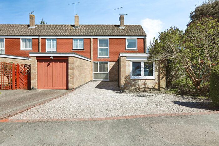 3 Bedroom End Terrace House For Sale In Heather Close, Copthorne, Crawley, RH10