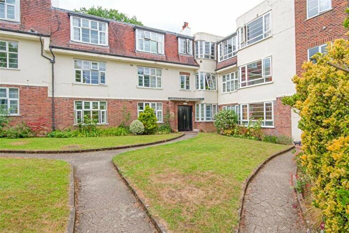 2 Bedroom Flat To Rent In The Close, Muswell Avenue, Muswell Hill, N10