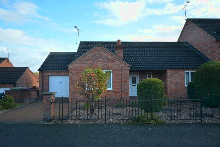 3 Bedroom Semi-Detached Bungalow For Sale In School Lane, Arkwright Town, Chesterfield, S44
