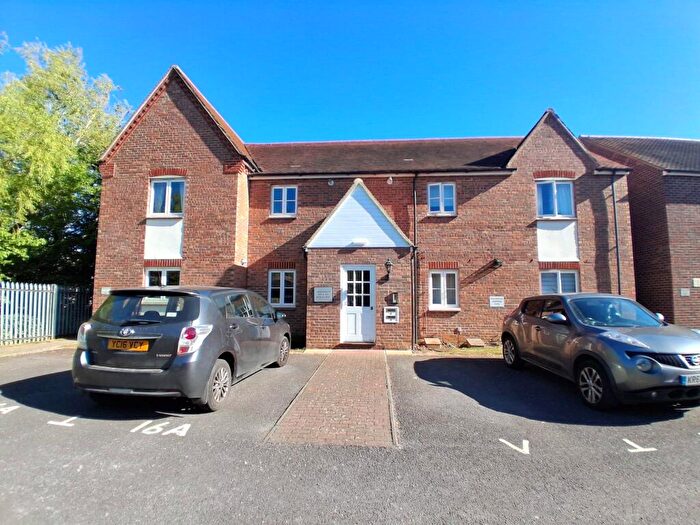 2 Bedroom Apartment To Rent In Marina Way, Abingdon, Oxfordshire, OX14