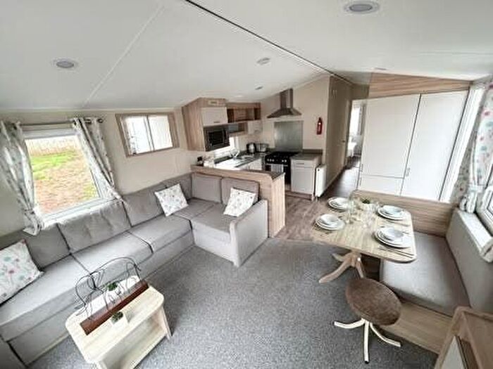 2 Bedroom Park Home For Sale In Dartmouth Road, Paignton, TQ4