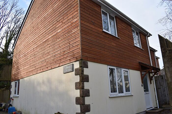 4 Bedroom Flat To Rent In Library Cottages, Penryn, TR10