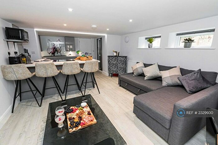 1 Bedroom Flat To Rent In Approach Road, Poole, BH14