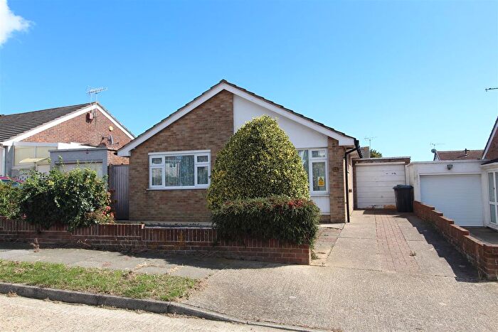 2 Bedroom Detached Bungalow For Sale In Derwent Avenue, Ramsgate, CT11