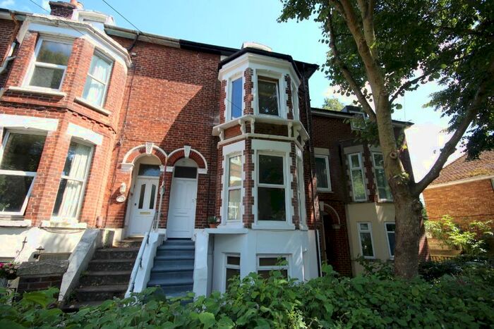 1 Bedroom Flat To Rent In Portsmouth Road, Cosham, Portsmouth, PO6