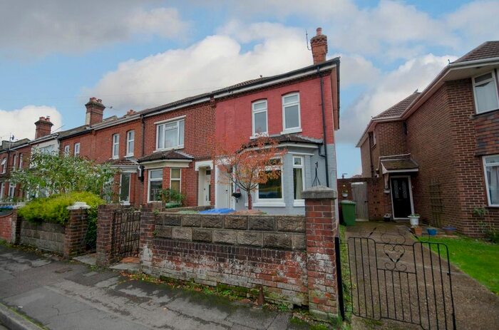 2 Bedroom End Of Terrace House To Rent In Bishops Road, Southampton, SO19