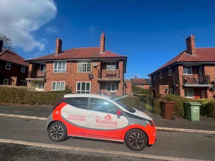 1 Bedroom Flat To Rent In Swarcliffe Green, Leeds, West Yorkshire, LS14