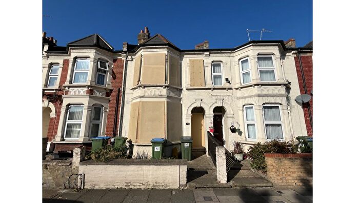 3 Bedroom Property For Sale In Wickham Lane, Plumstead, London, SE2