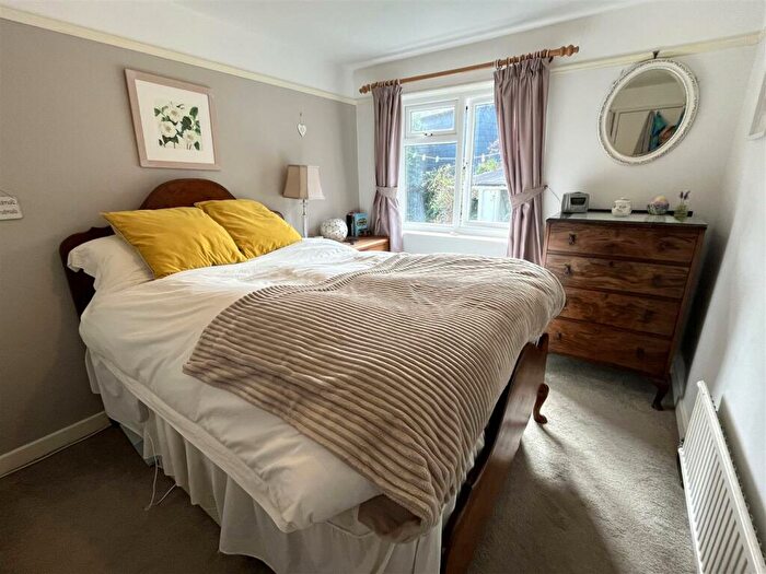 3 Bedroom Bungalow For Sale In Lankelly Lane, Fowey, PL23