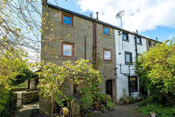 3 Bedroom End Of Terrace House For Sale In Stunstead Road, Trawden, Lancashire, BB8