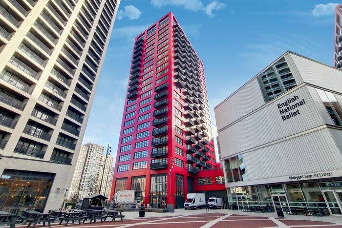 3 Bedroom Flat To Rent In Defoe House, London, Greater London, E14