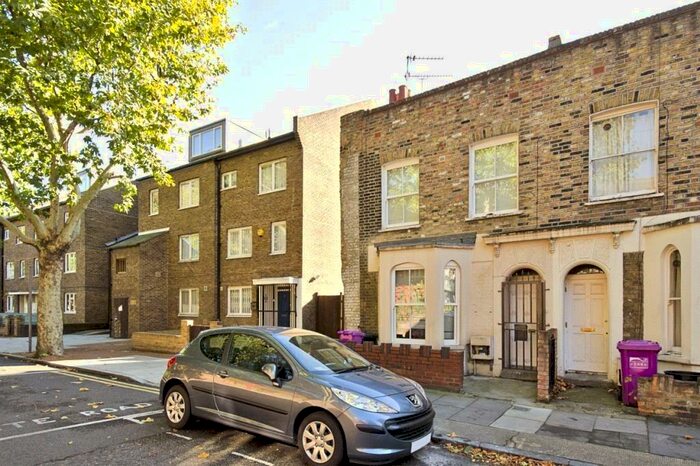 4 Bedroom End Of Terrace House To Rent In Fairfoot Road, Bow, London, E3