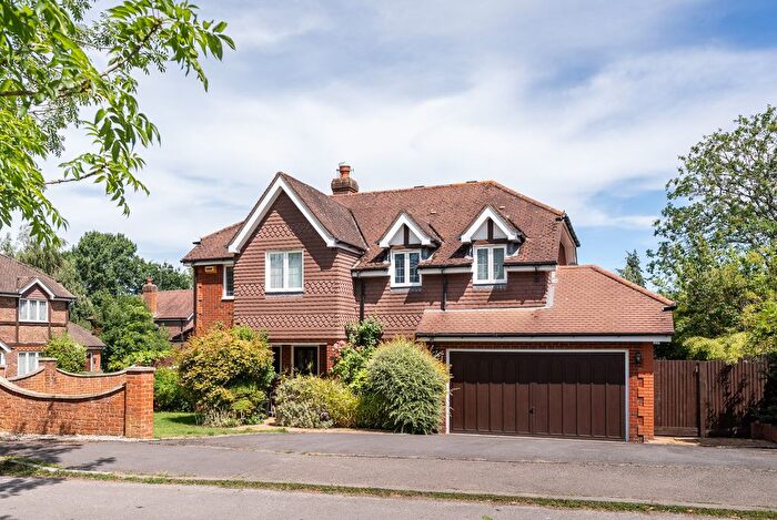 5 Bedroom Detached House For Sale In Hardy Close, Dorking, RH5