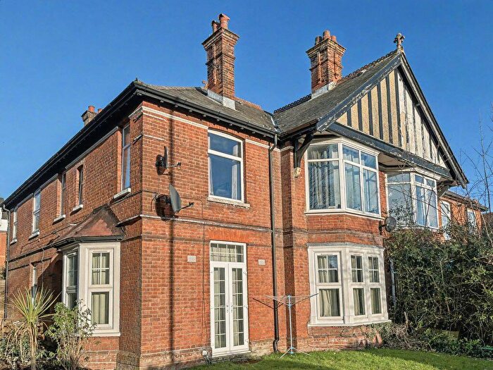 1 Bedroom Apartment For Sale In Birches Rise - Fully Refurbished, First Floor Apartment, HP12