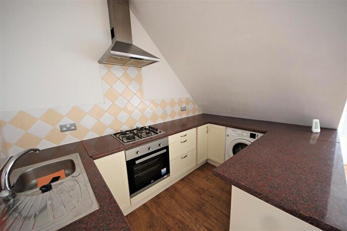 1 Bedroom Flat To Rent In Eldon Place, Bournemouth, BH4
