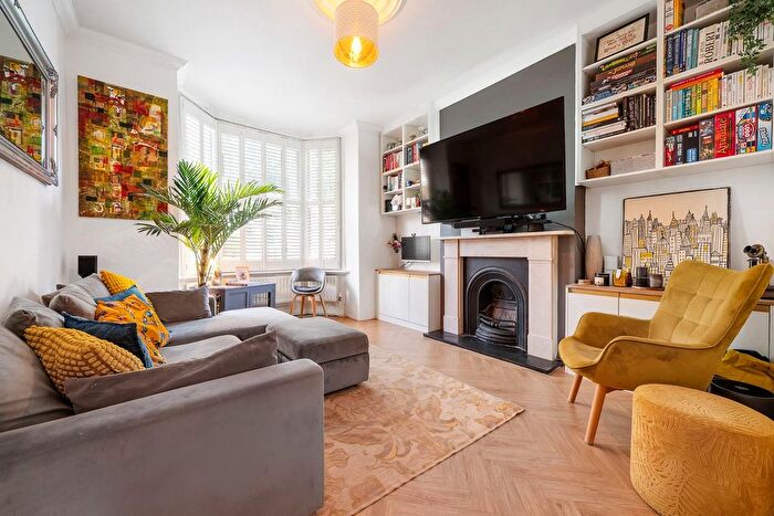 1 Bedroom Flat For Sale In Sandmere Road, SW4