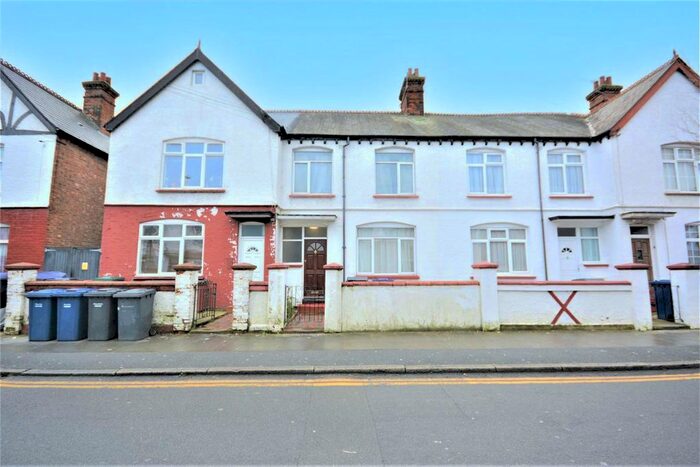 4 Bedroom Property To Rent In Booth Road, London, NW9