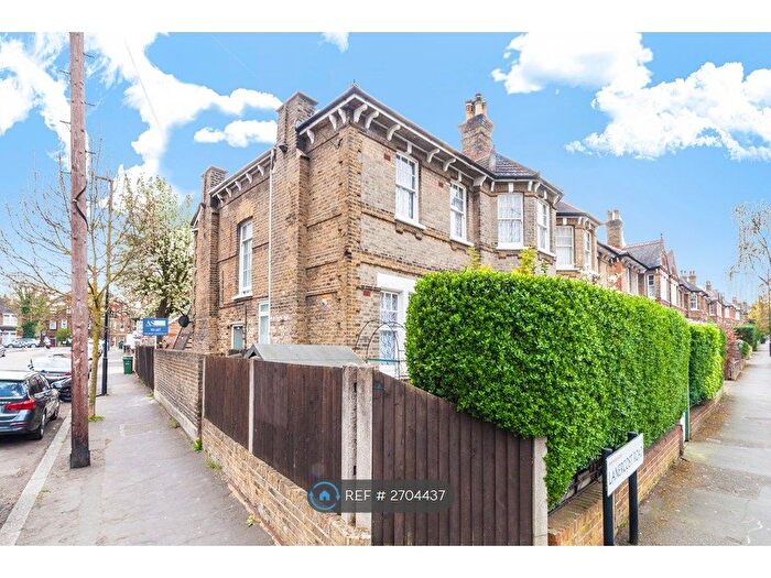 4 Bedroom Semi-detached House To Rent In Lanercost Road, London, SW2