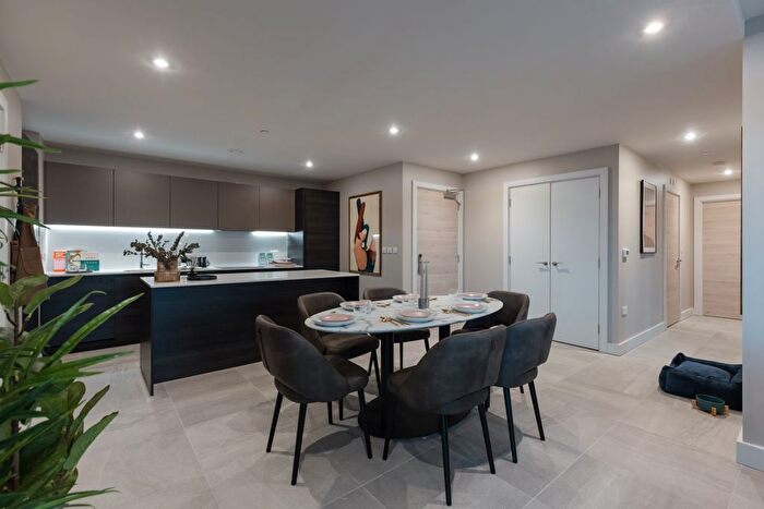 3 Bedroom Flat To Rent In New York Square, Quarry Hill Leeds, LS2