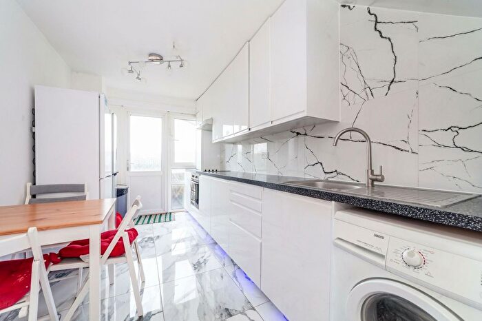 5 Bedroom Flat For Sale In Lampeter Square, Hammersmith, London, W6