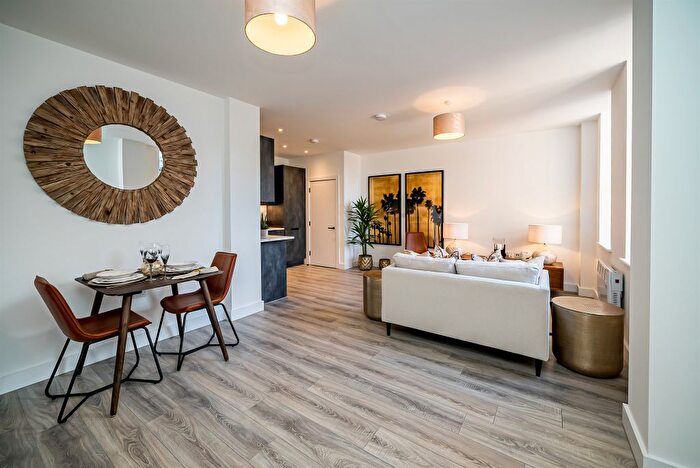 2 Bedroom Flat For Sale In Elm House, The Grove, Slough, SL1