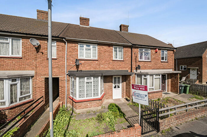 3 Bedroom Terraced House For Sale In Madden Close, Swanscombe, Kent, DA10